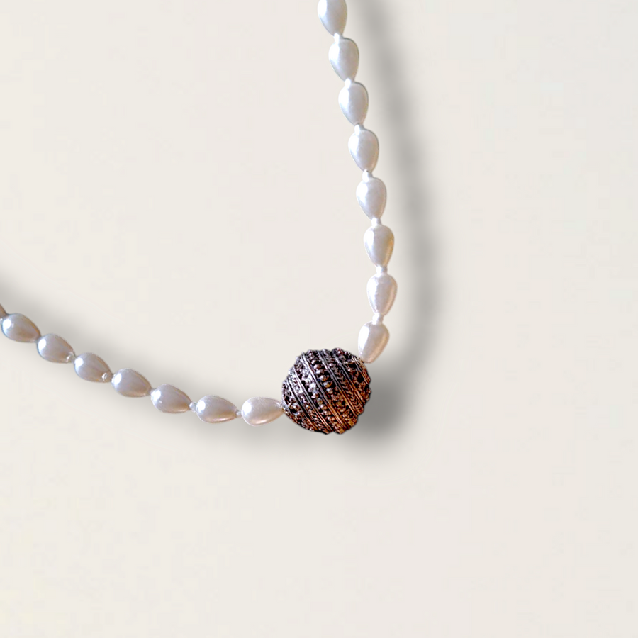 White bead Necklace